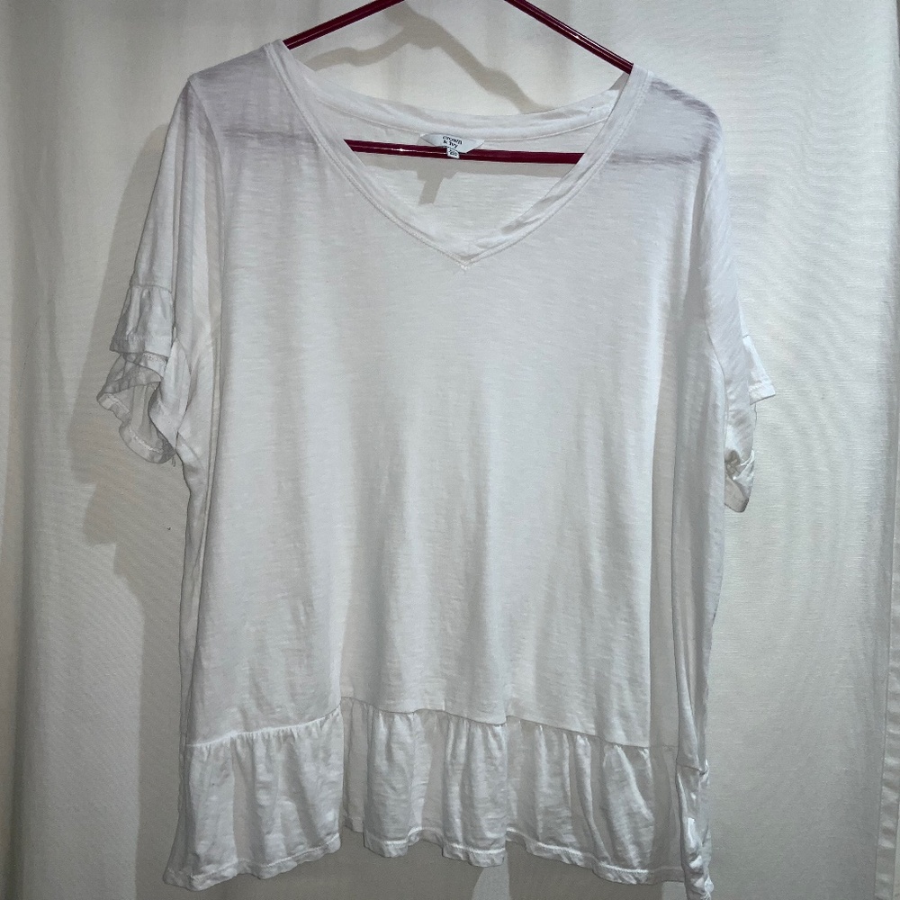 Crown & Ivy ruffle t shirt Sz XL v neck cotton